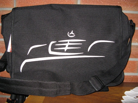 Messenger Bag mit W202-Logo